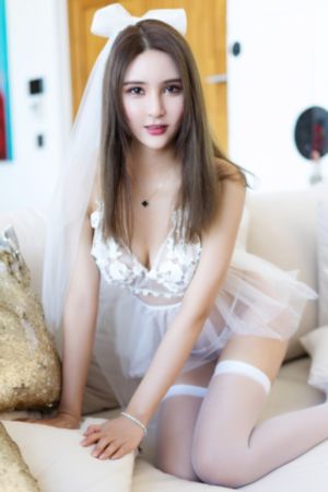 就要日就要操_十万网红美女美酱