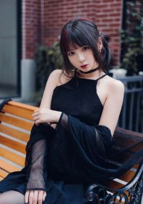 欧美屁股_BD英语在线手机播放